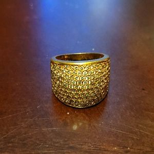 Thick gold ring